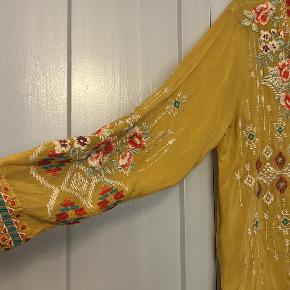 Johnny Was Gold Tie Front Blouse with Mandarin Collar - Picture 4 of 7